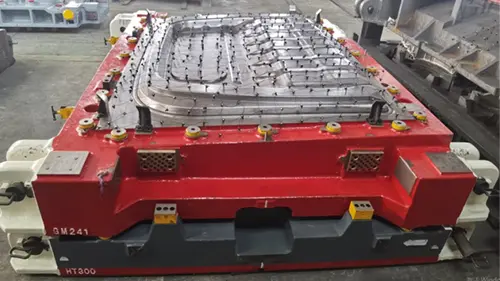 KQ5152 후면 패널 금형이 성공적으로 납품되었습니다.